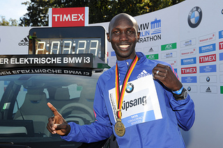 Wilson Kipsang rompe el récord mundial de maratón en Berlín