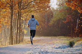 mantenerte activo corriendo fitness temporada navideña